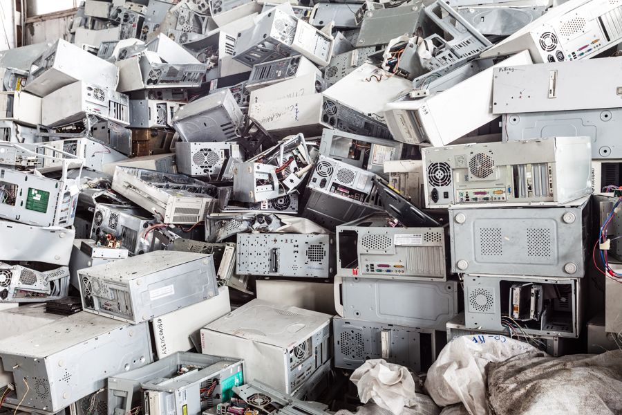 SBĚR ELEKTRONICKÉHO ODPADU A RECYKLACE POČÍTAČŮ